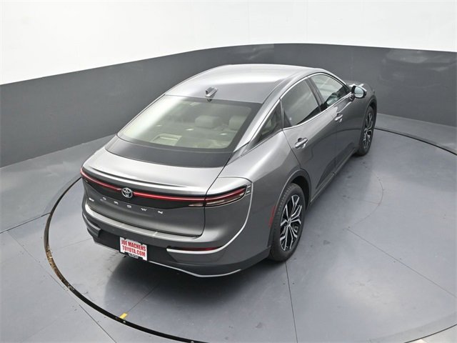 Used 2023 Toyota Crown XLE image 25