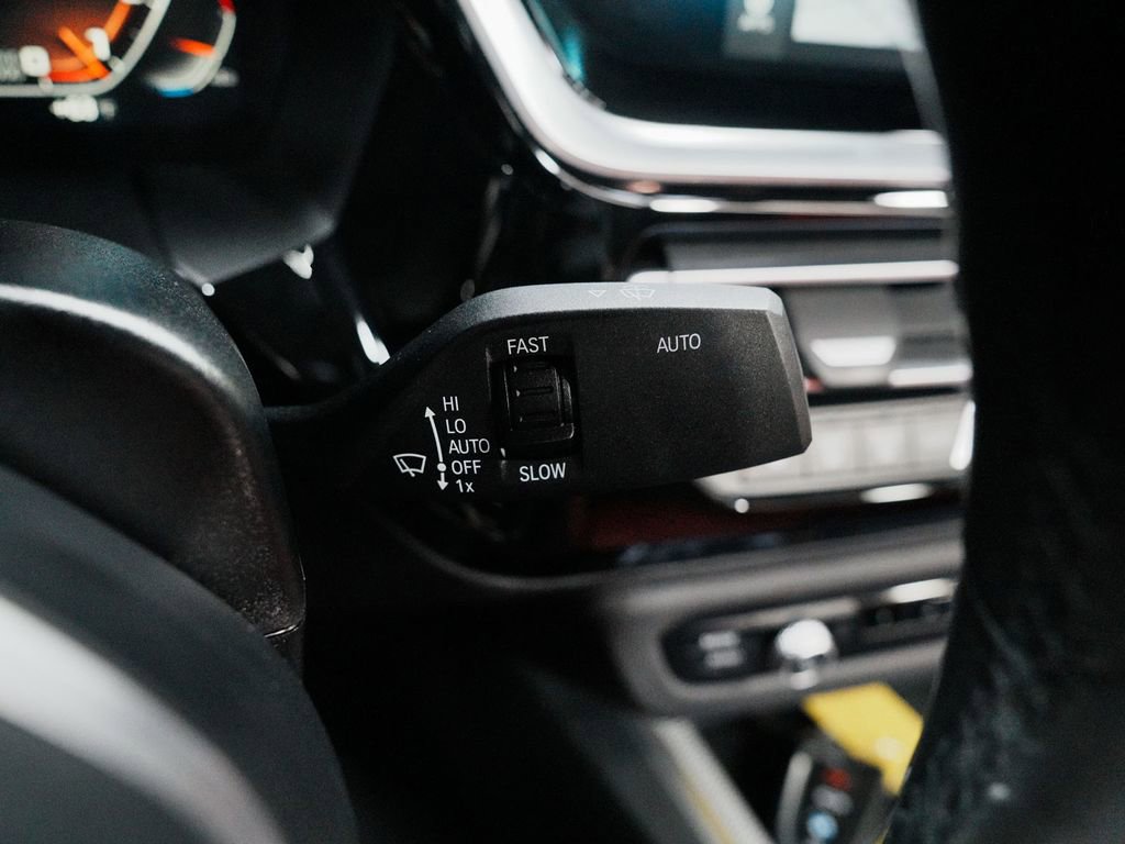 Used 2024 BMW Z4 M40i w/ Premium Package image 33