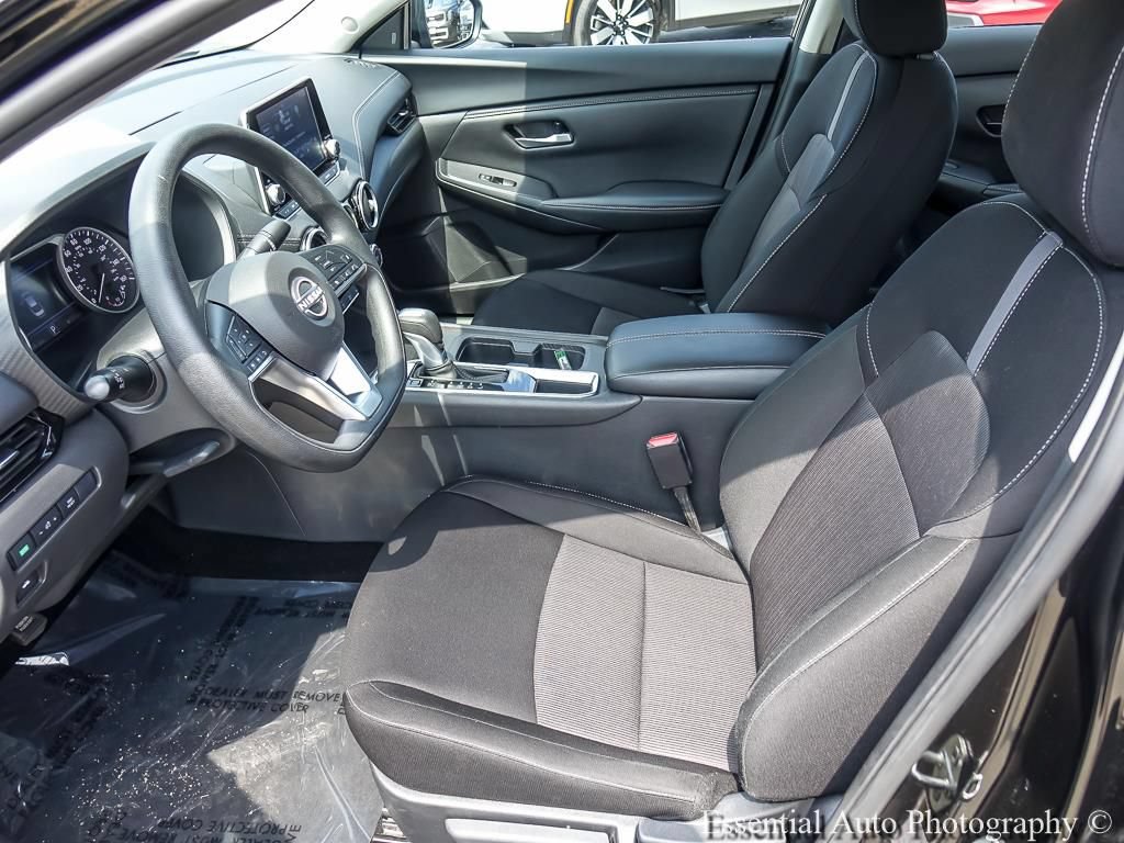 Used 2025 Nissan Sentra SV FWD image 10