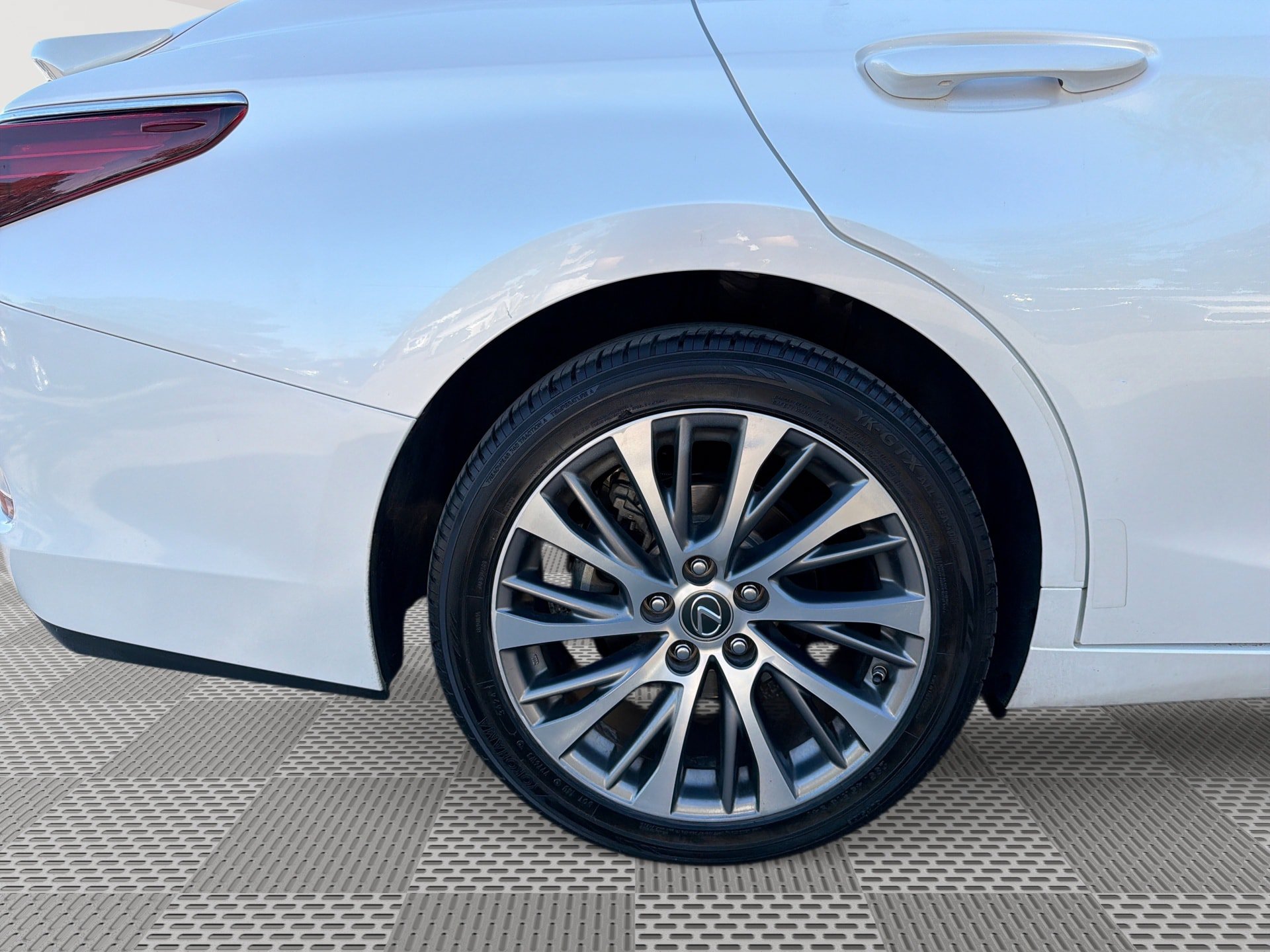 Used 2021 Lexus ES 350 w/ Premium Package FWD image 29