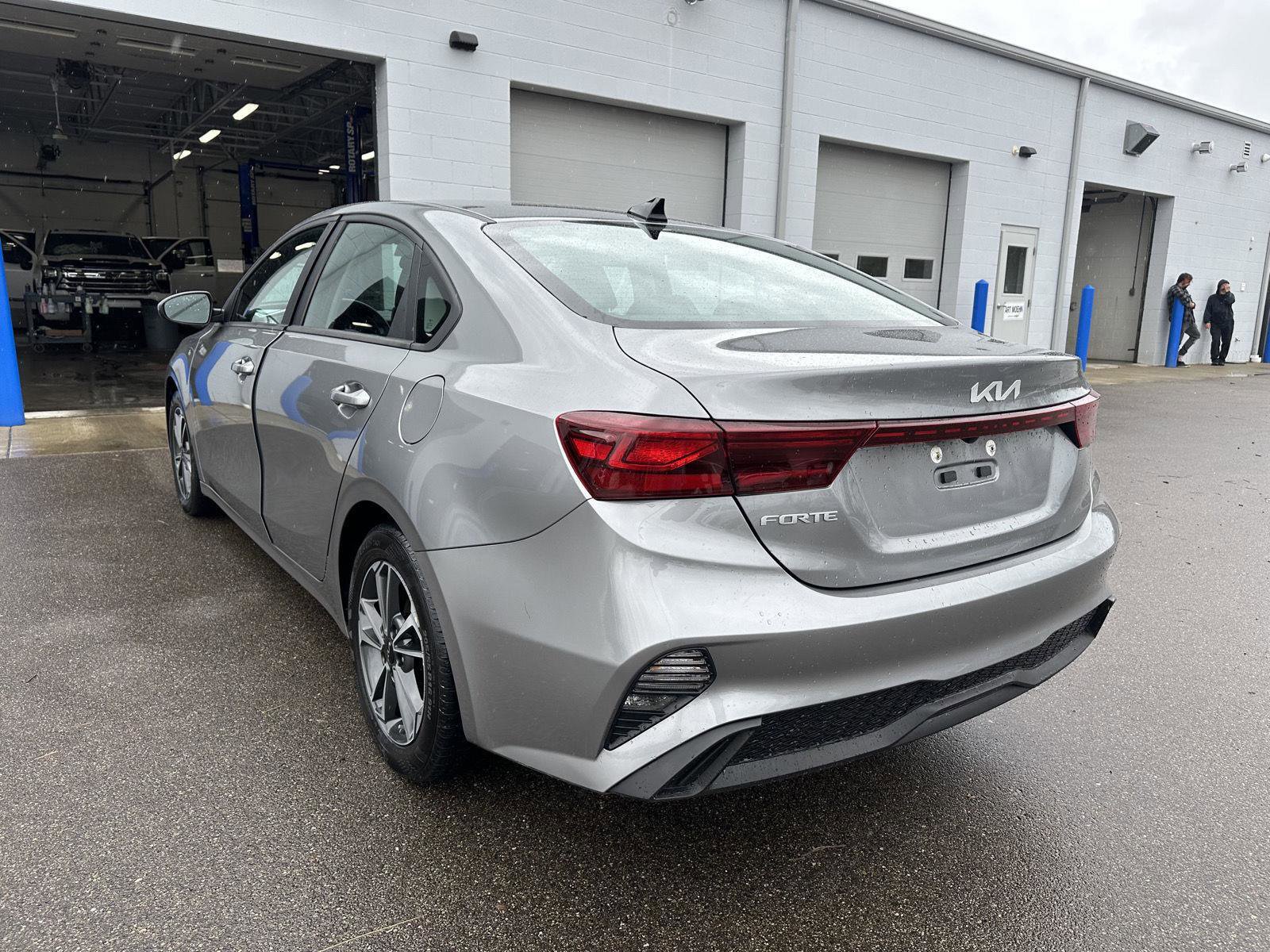 Used 2024 Kia Forte LXS FWD image 3