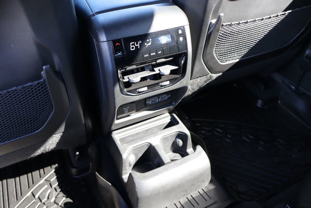 Used 2024 Jeep Grand Cherokee L Altitude image 39