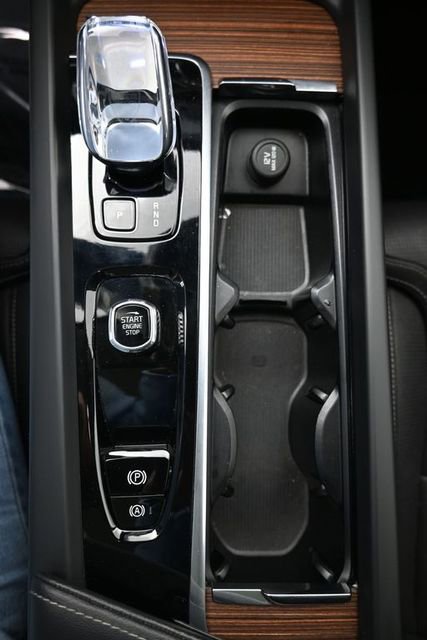 Used 2023 Volvo XC60 B5 Ultimate FWD image 11