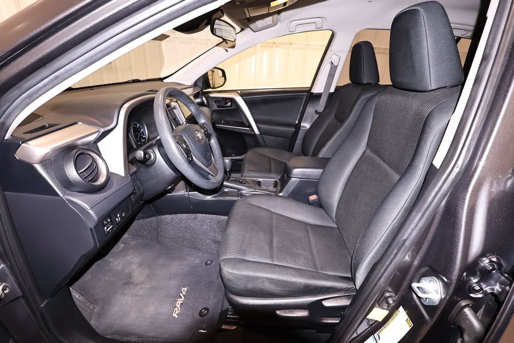 Used 2018 Toyota RAV4 LE w/ Carpet Mat Package AWD/4WD image 14