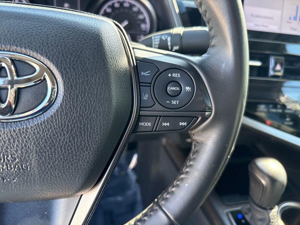 Used 2024 Toyota Camry SE image 16