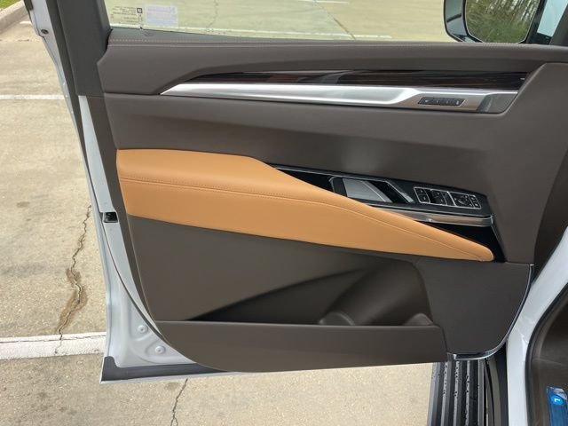 New 2026 Cadillac Escalade ESV Luxury w/ Touring Package RWD image 15