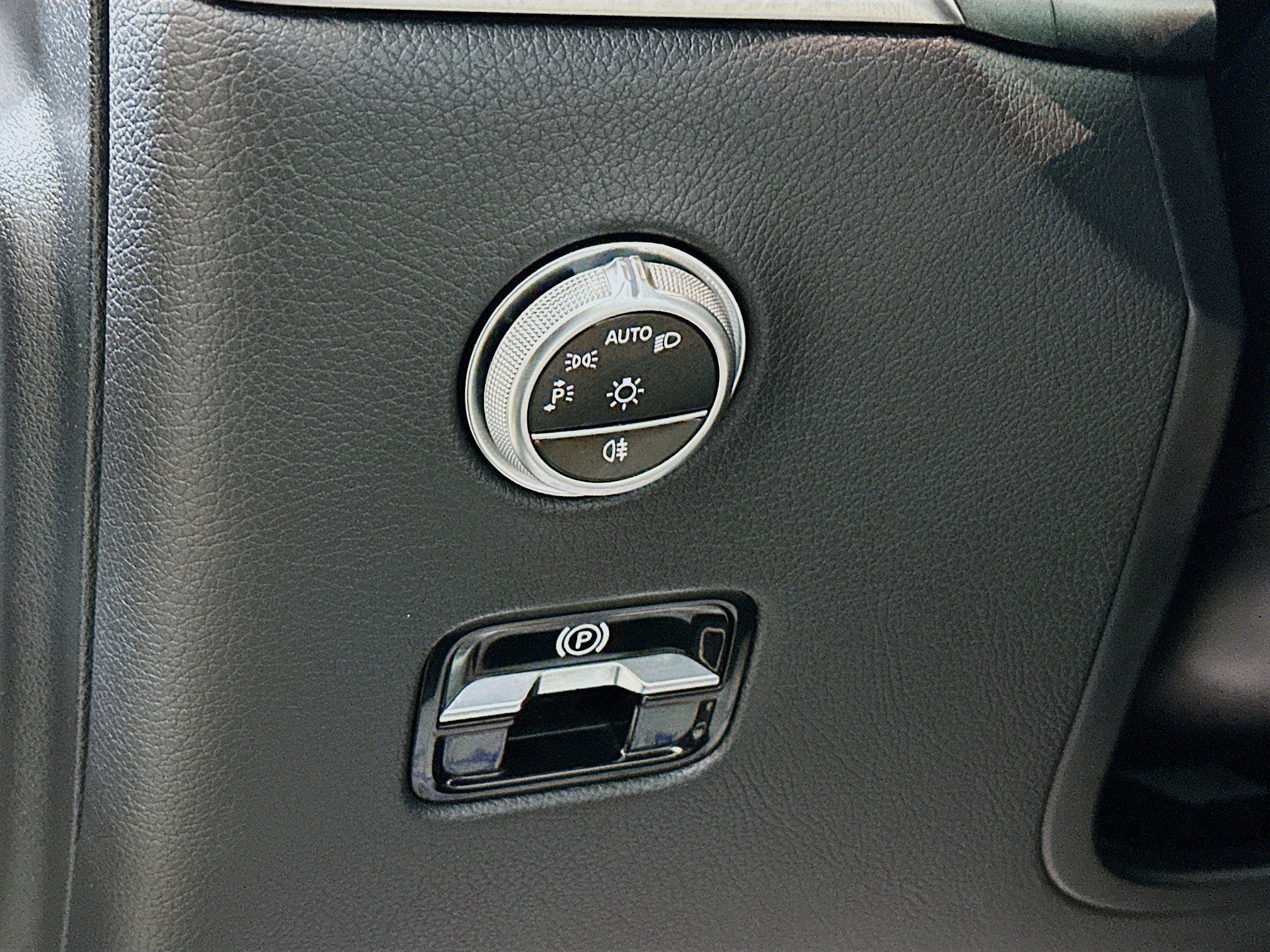 Certified 2024 Mercedes-Benz GLC 300 4MATIC image 10