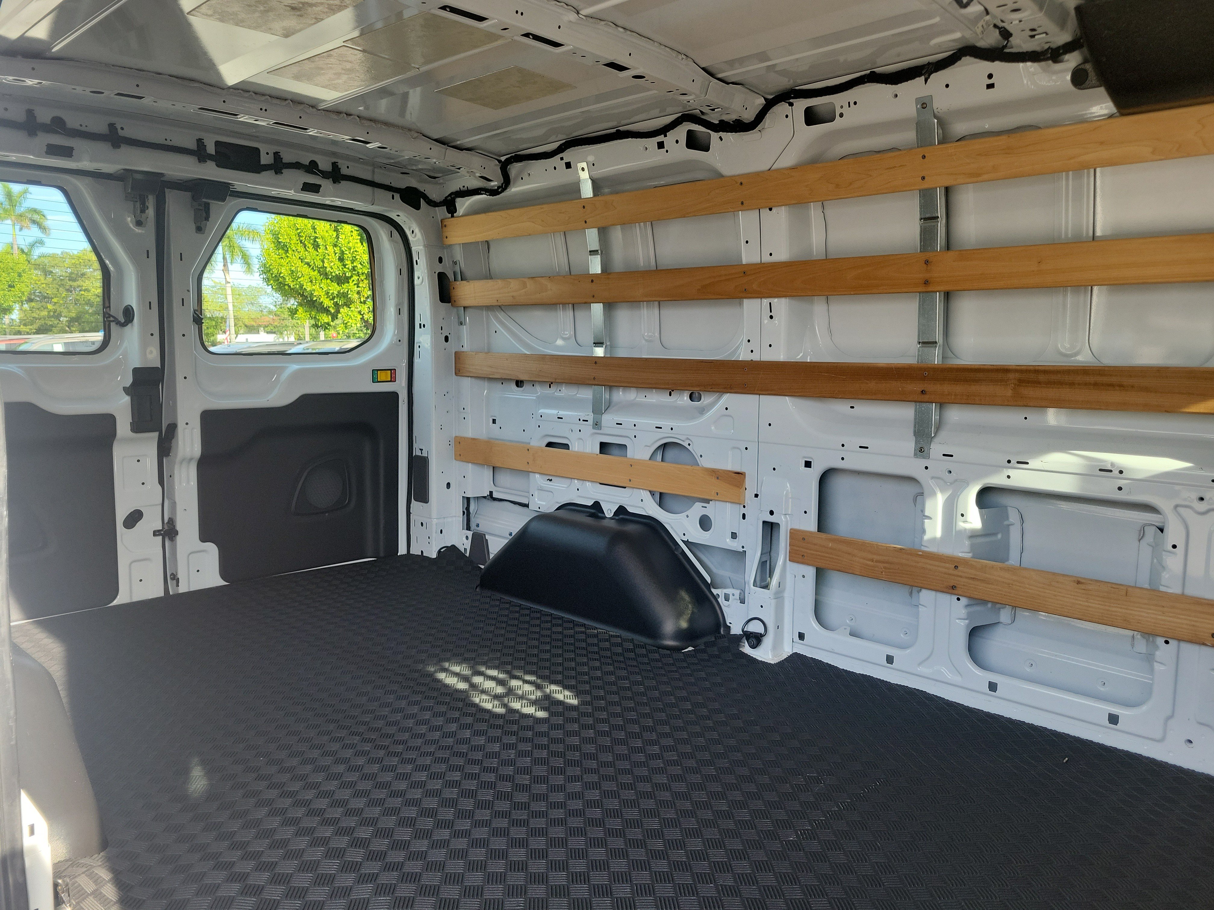 Used 2025 Ford Transit 250 Low Roof w/ Exterior Upgrade Package RWD image 15