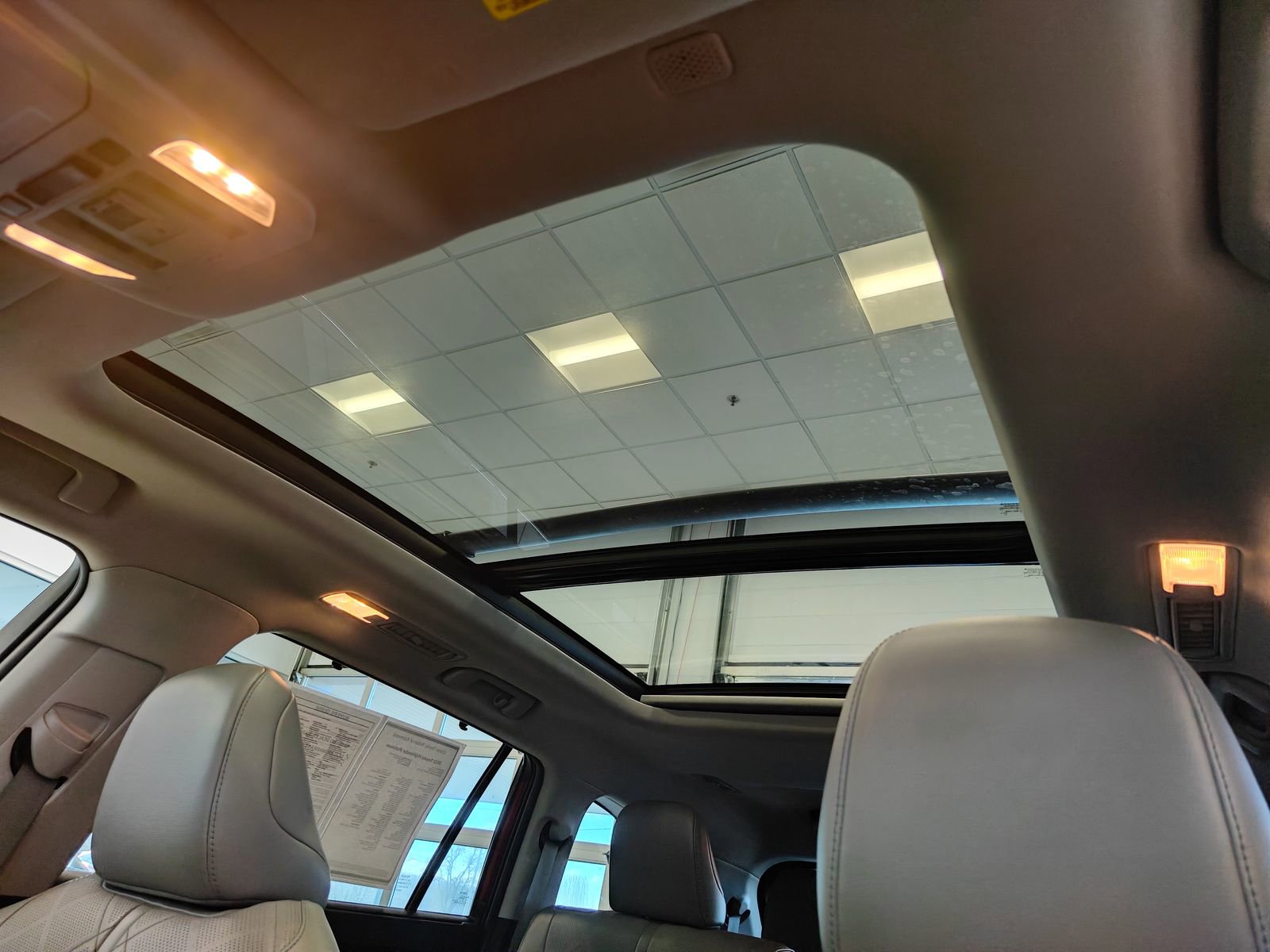 Used 2022 Toyota Highlander Platinum image 13