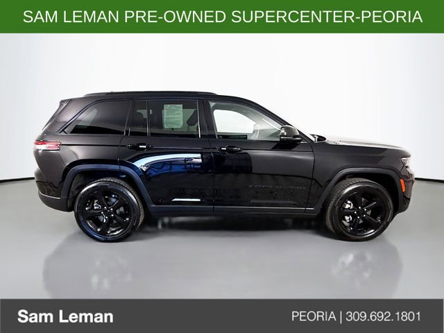 Used 2023 Jeep Grand Cherokee Altitude AWD/4WD image 8