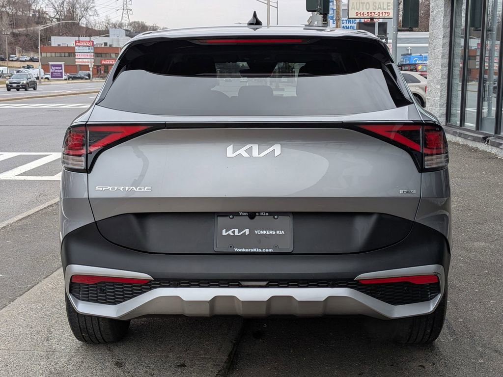 Used 2023 Kia Sportage LX image 7