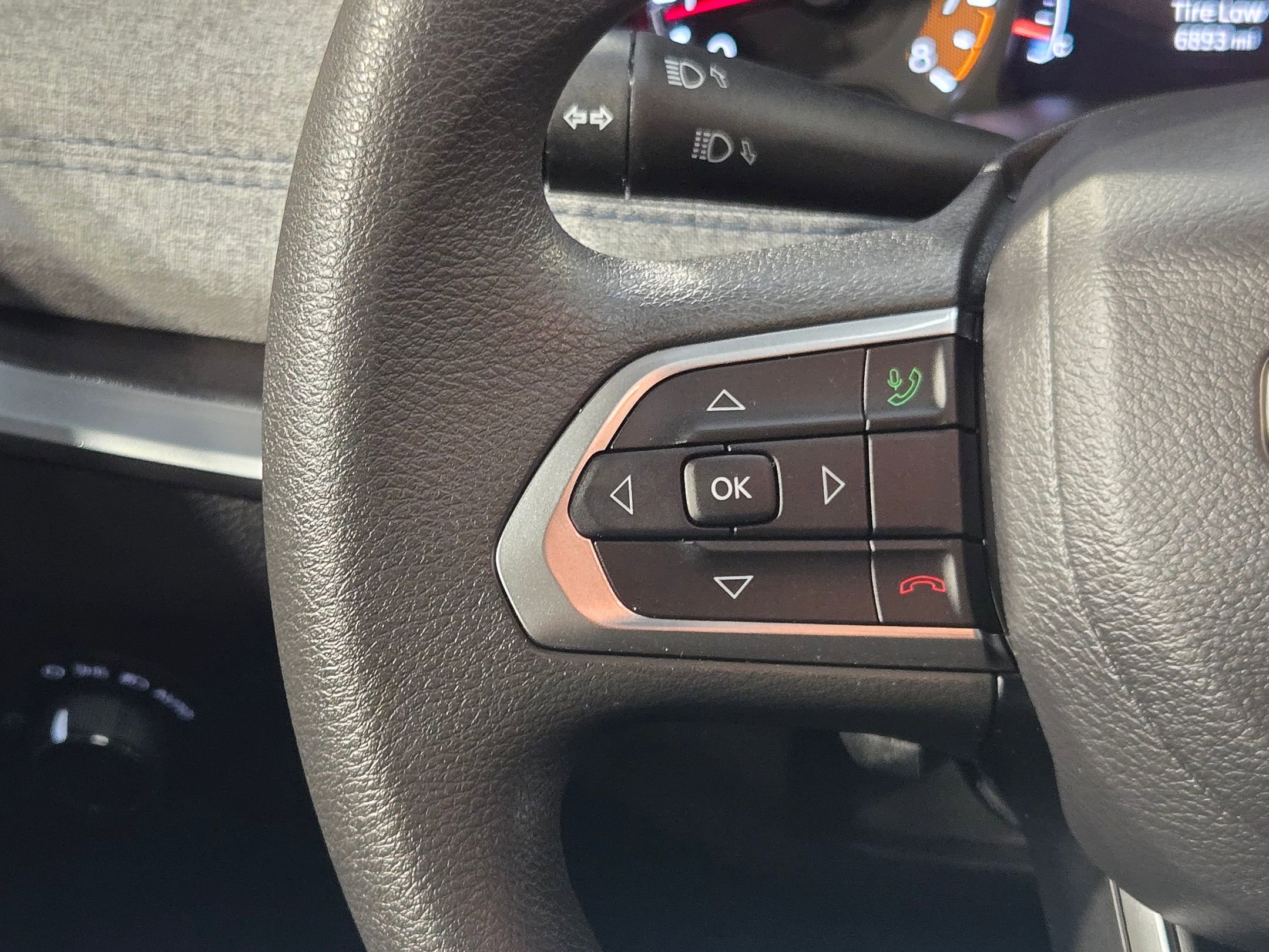 Used 2025 Jeep Compass Sport image 27