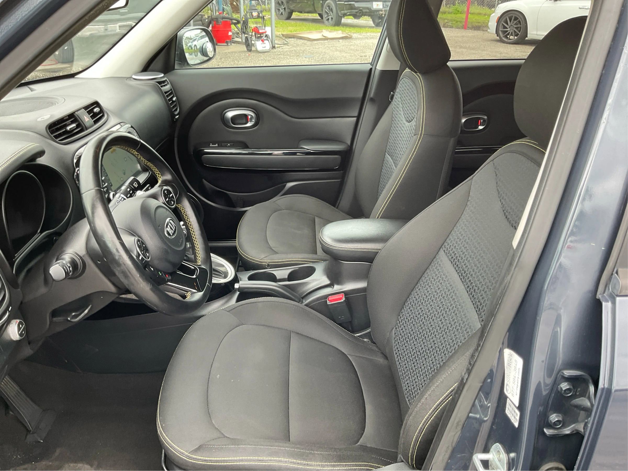 Used 2016 Kia Soul + w/ Audio Package FWD image 9