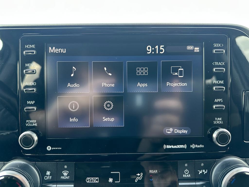 Used 2020 Toyota Highlander LE AWD/4WD image 17