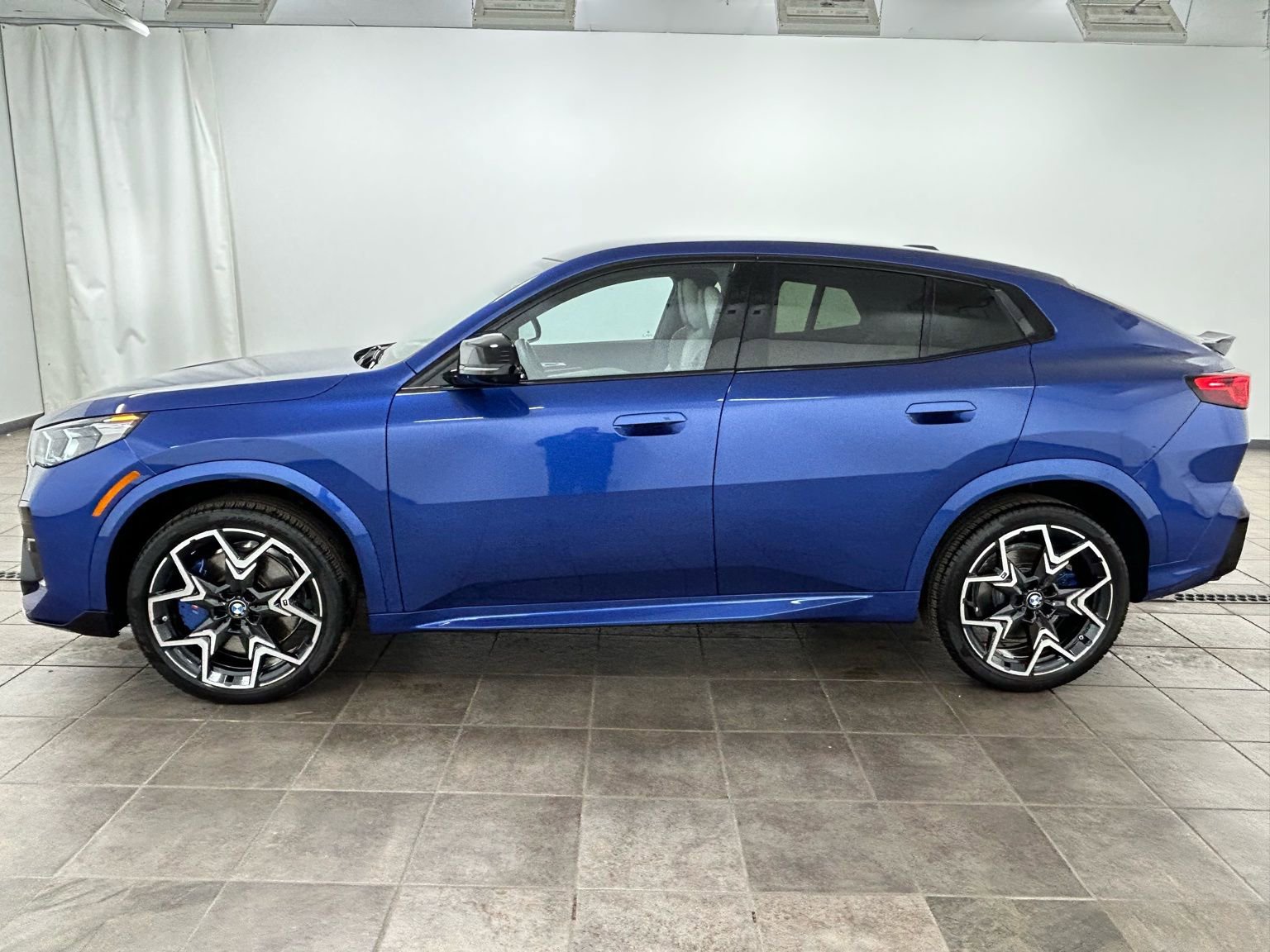 Used 2025 BMW X2 M35i image 2