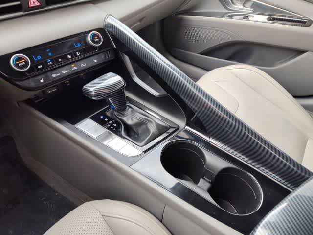 Certified 2021 Hyundai Elantra SEL w/ Convenience Package FWD image 24