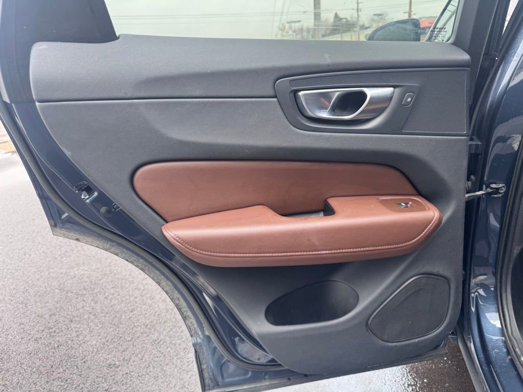 Used 2023 Volvo XC60 B5 Plus AWD/4WD image 27