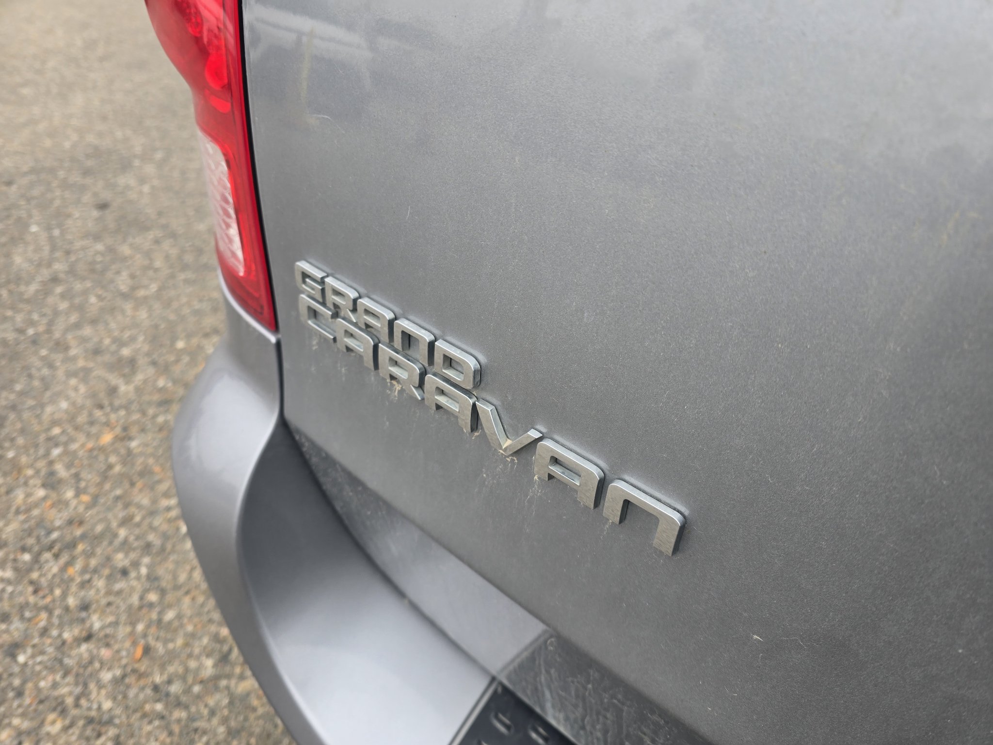 Used 2018 Dodge Grand Caravan SE FWD image 21