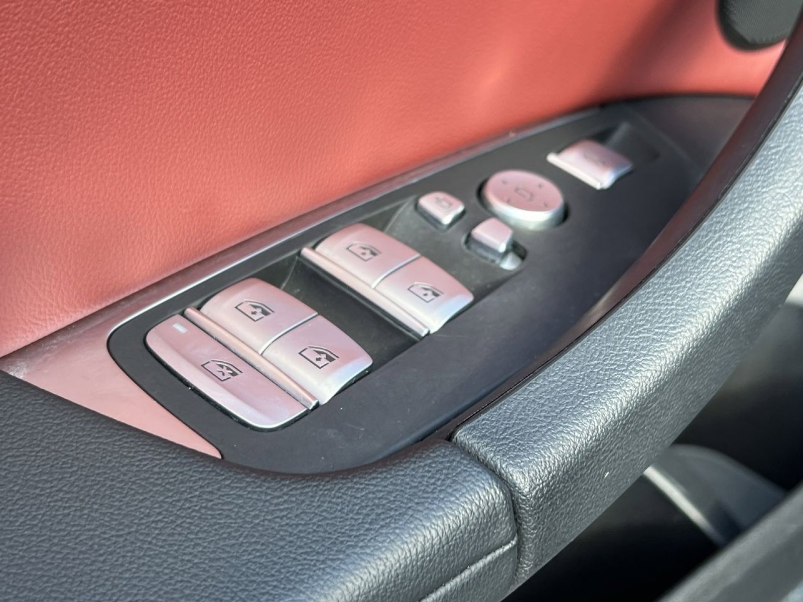 Used 2023 BMW X4 xDrive30i w/ Premium Package image 16