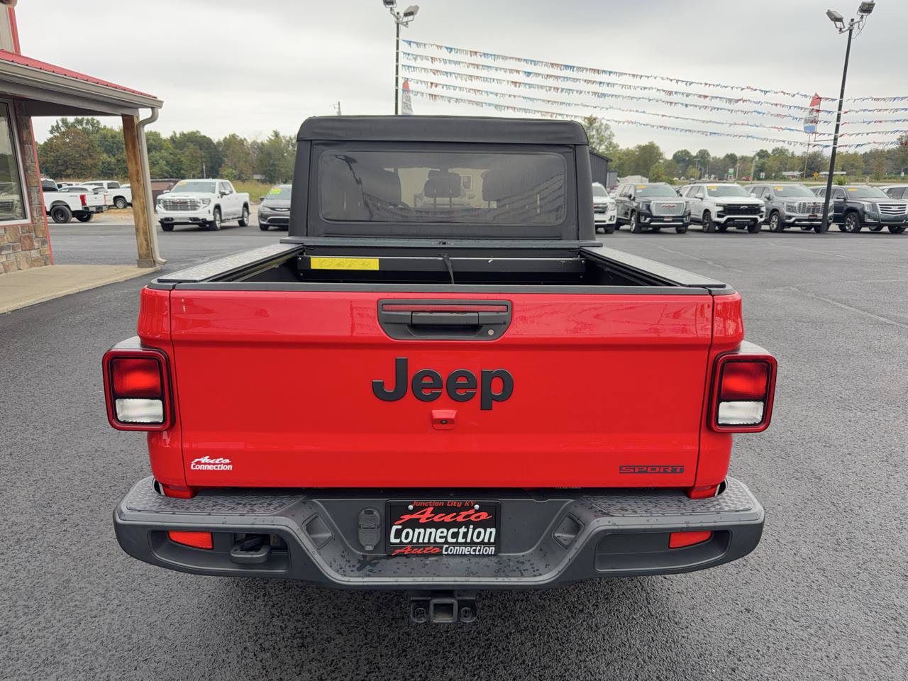 Used 2021 Jeep Gladiator Sport AWD/4WD image 5