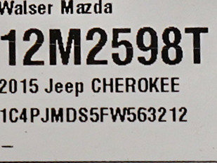 Used 2015 Jeep Cherokee Limited w/ Luxury Group AWD/4WD image 33