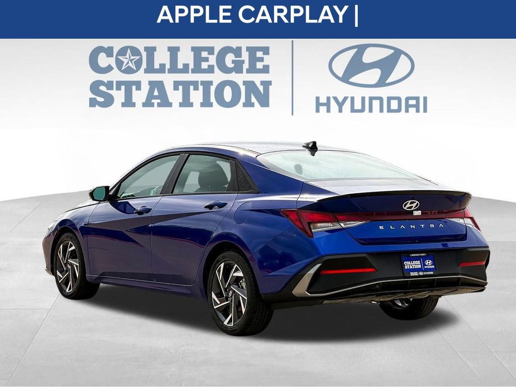 Used 2025 Hyundai Elantra Sport image 8