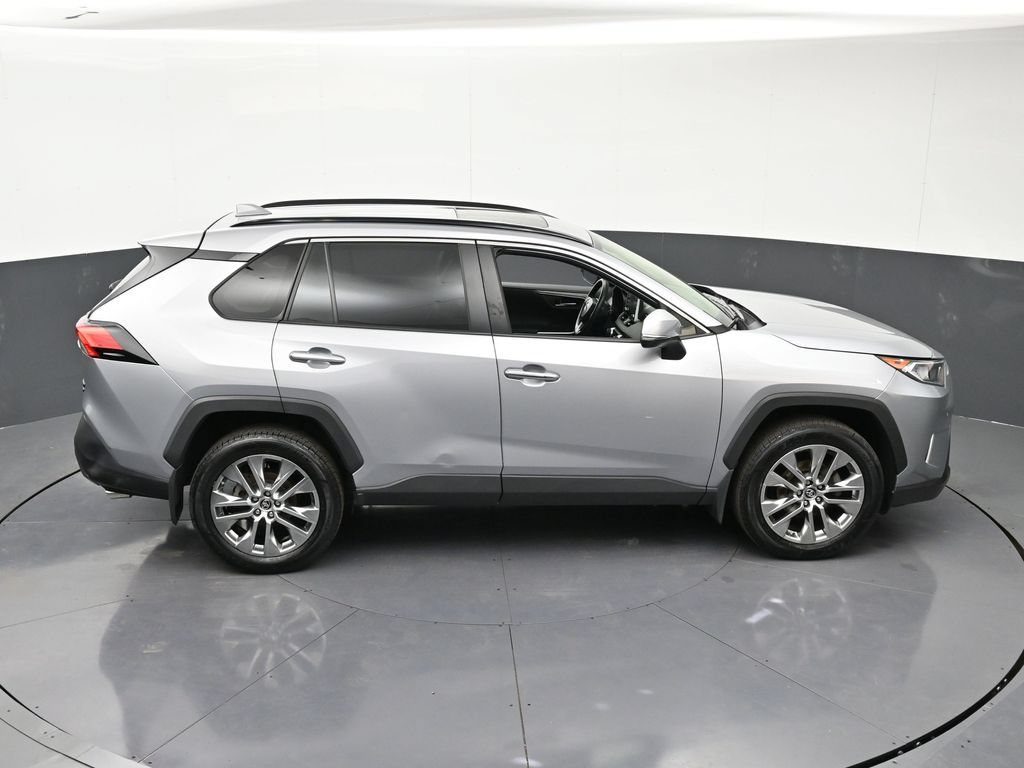 Used 2019 Toyota RAV4 Limited AWD/4WD image 21