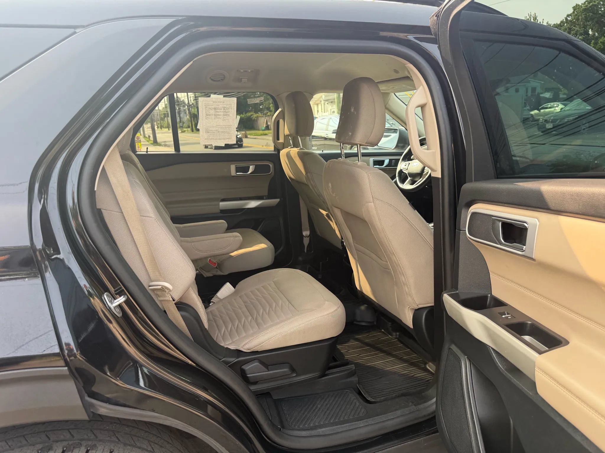 Used 2021 Ford Explorer XLT AWD/4WD image 28