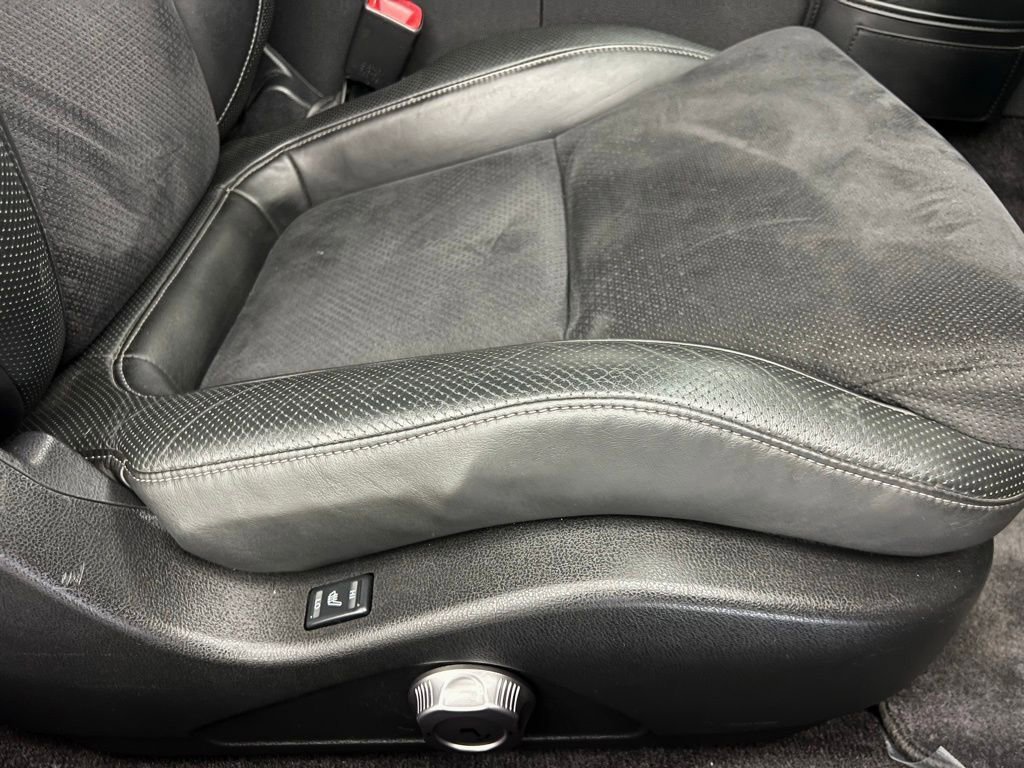 Used 2011 Nissan GT-R Premium image 32