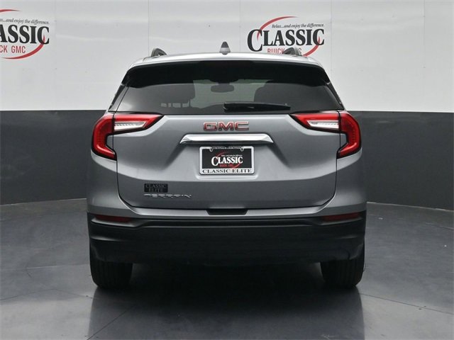 Used 2024 GMC Terrain SLE w/ Driver Convenience Package image 8
