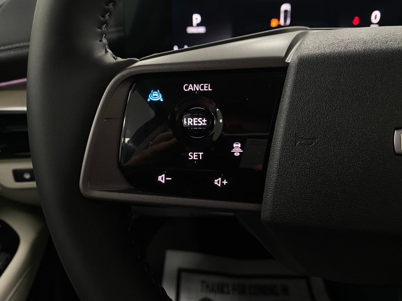 Used 2025 Nissan Murano SL image 16