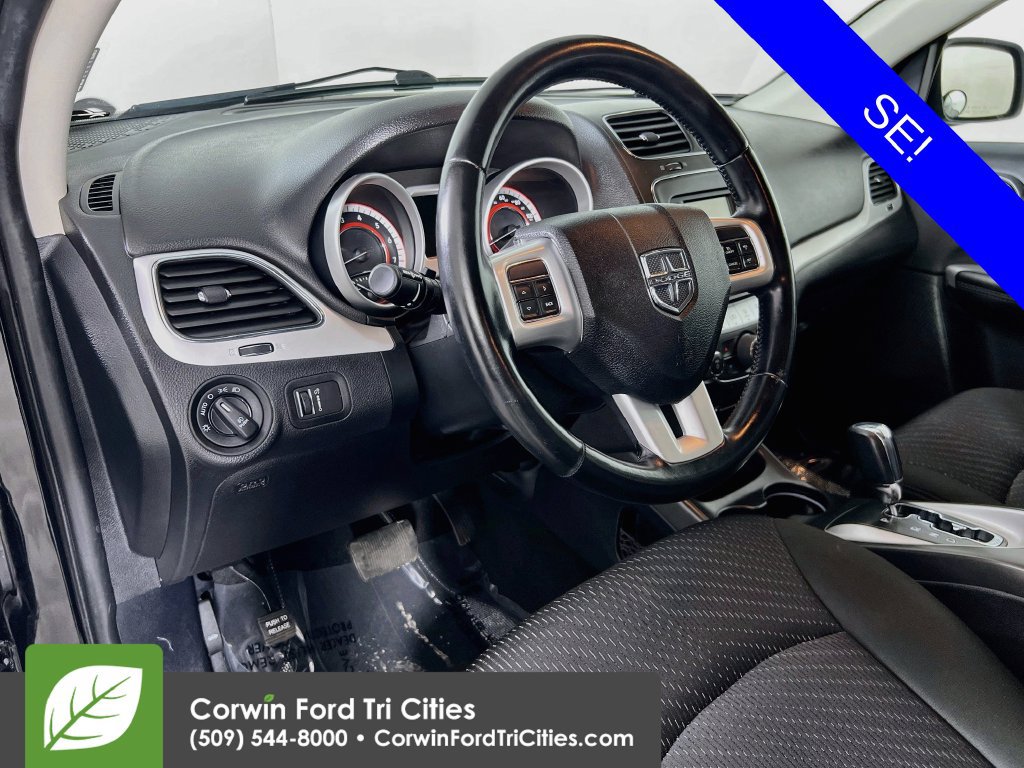 Used 2019 Dodge Journey SE w/ Premium Group FWD image 2