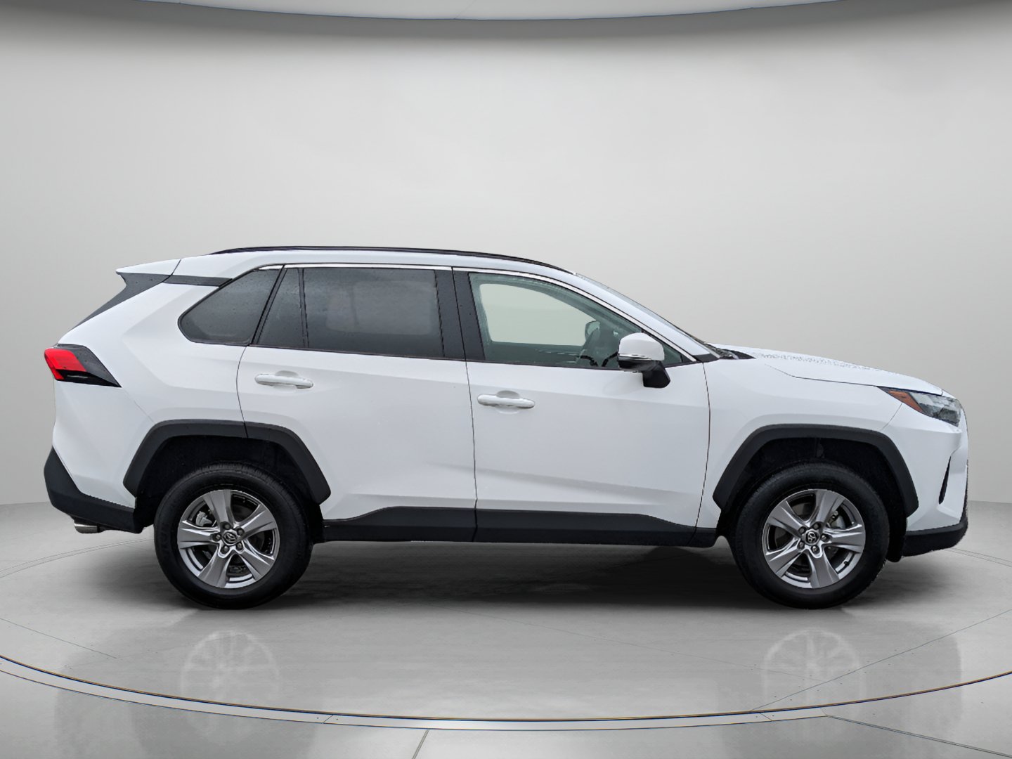 Used 2025 Toyota RAV4 XLE FWD image 9