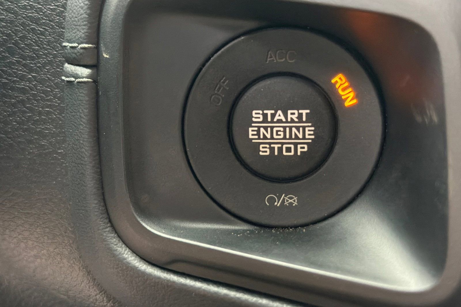 Used 2024 Jeep Wrangler Sahara image 30