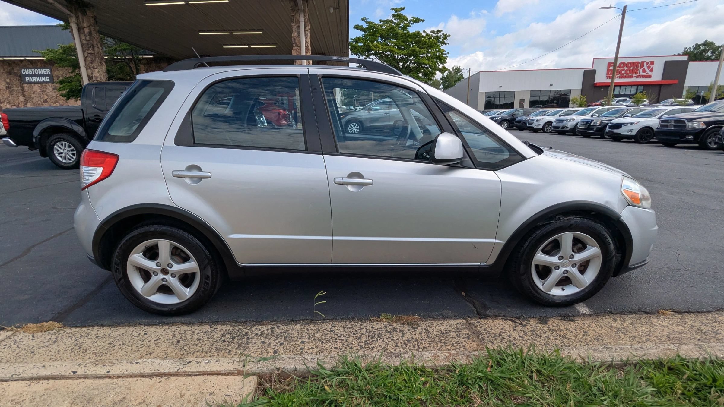 Used 2008 Suzuki SX4 AWD Hatchback image 8