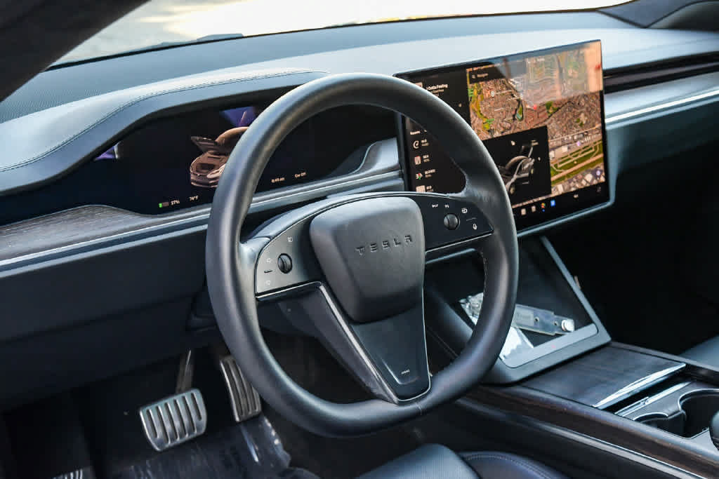Used 2023 Tesla Model S AWD/4WD image 25