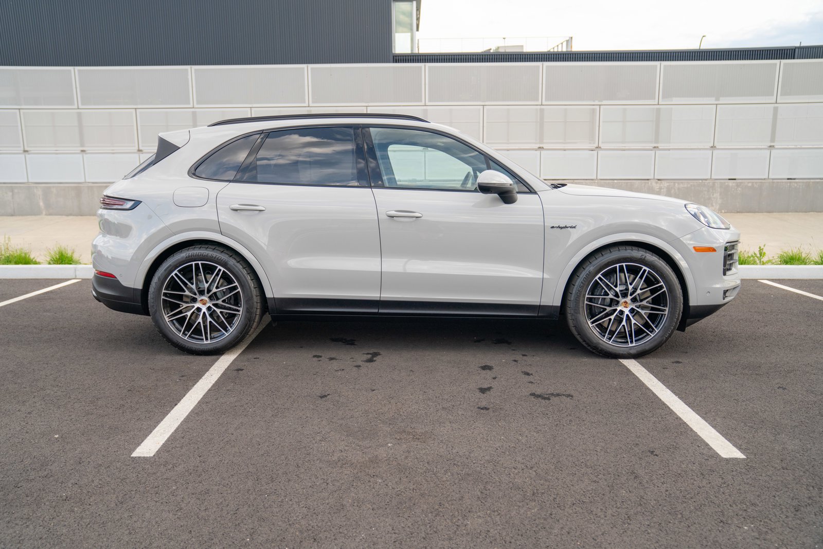 New 2026 Porsche Cayenne E-Hybrid AWD/4WD image 8