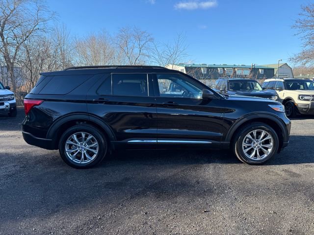Used 2023 Ford Explorer XLT w/ Equipment Group 202A image 5