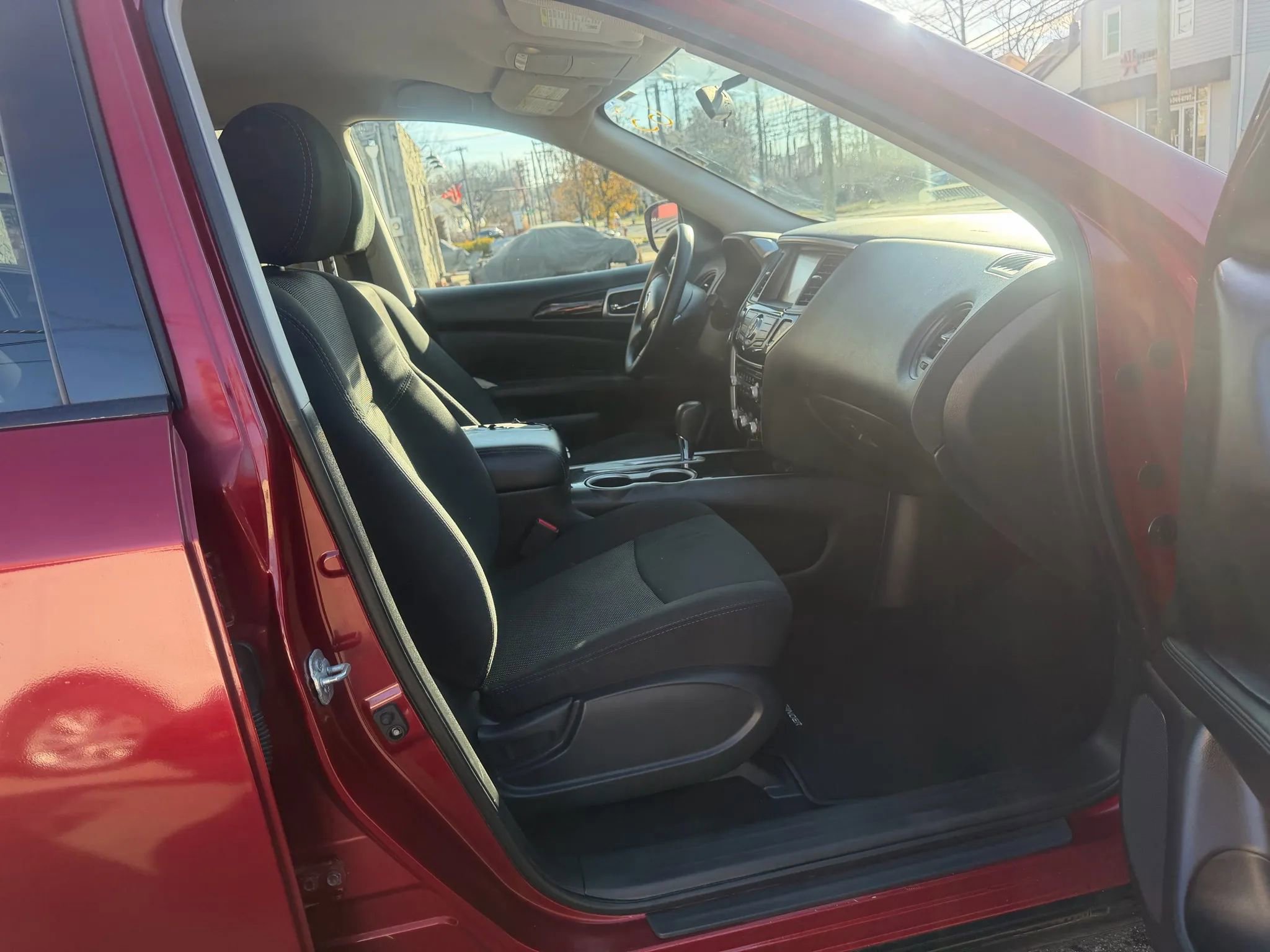Used 2018 Nissan Pathfinder S image 26