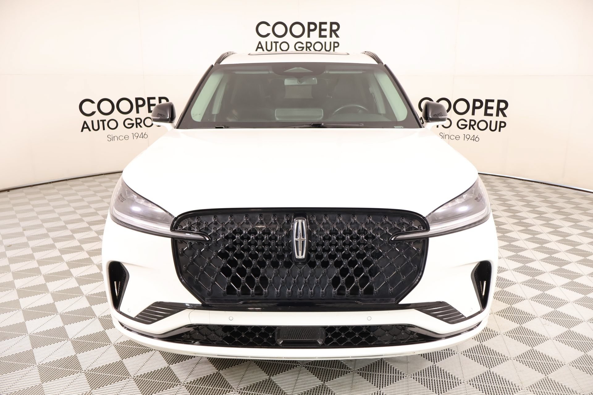 Used 2025 Lincoln Aviator AWD w/ Jet Appearance Package image 10