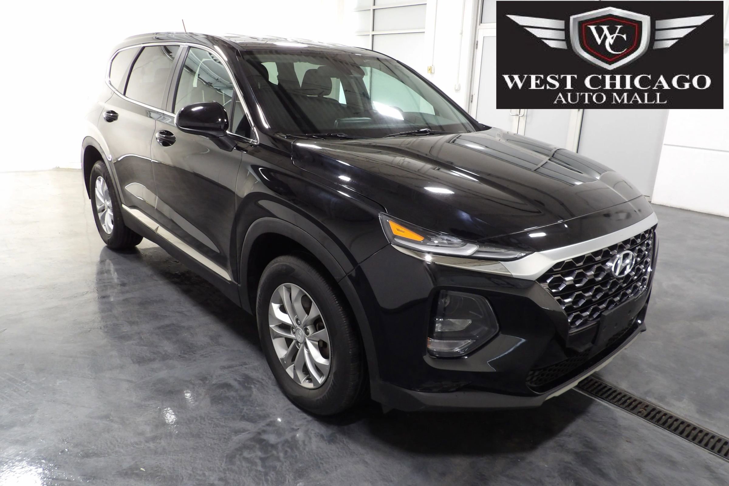 Used 2019 Hyundai Santa Fe SE w/ Cargo Package FWD image 1
