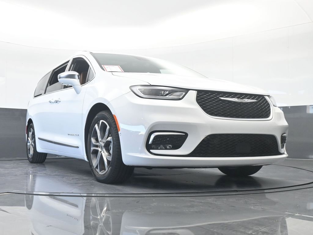 Used 2024 Chrysler Pacifica Pinnacle image 78