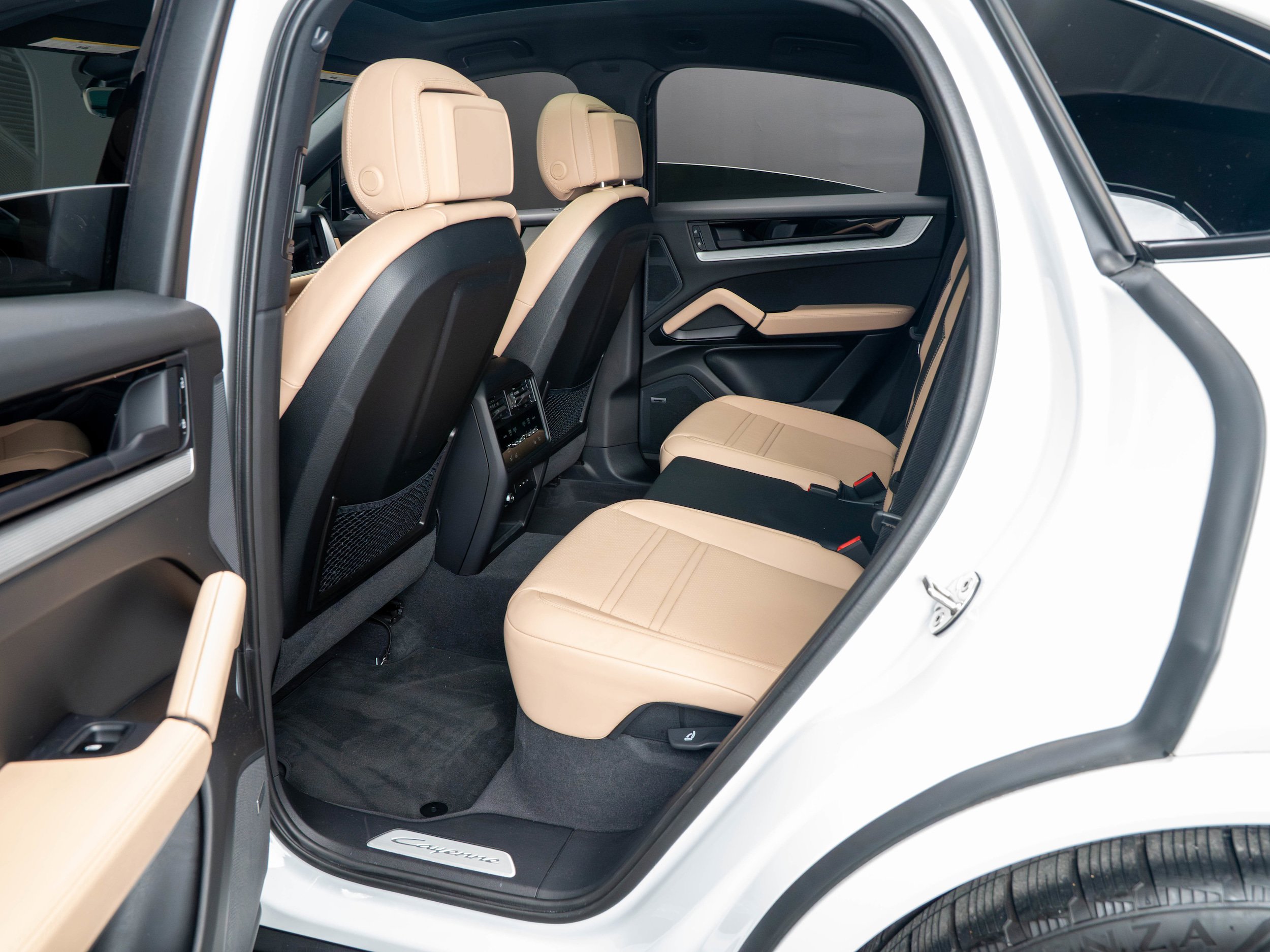 Certified 2025 Porsche Cayenne S AWD/4WD image 42