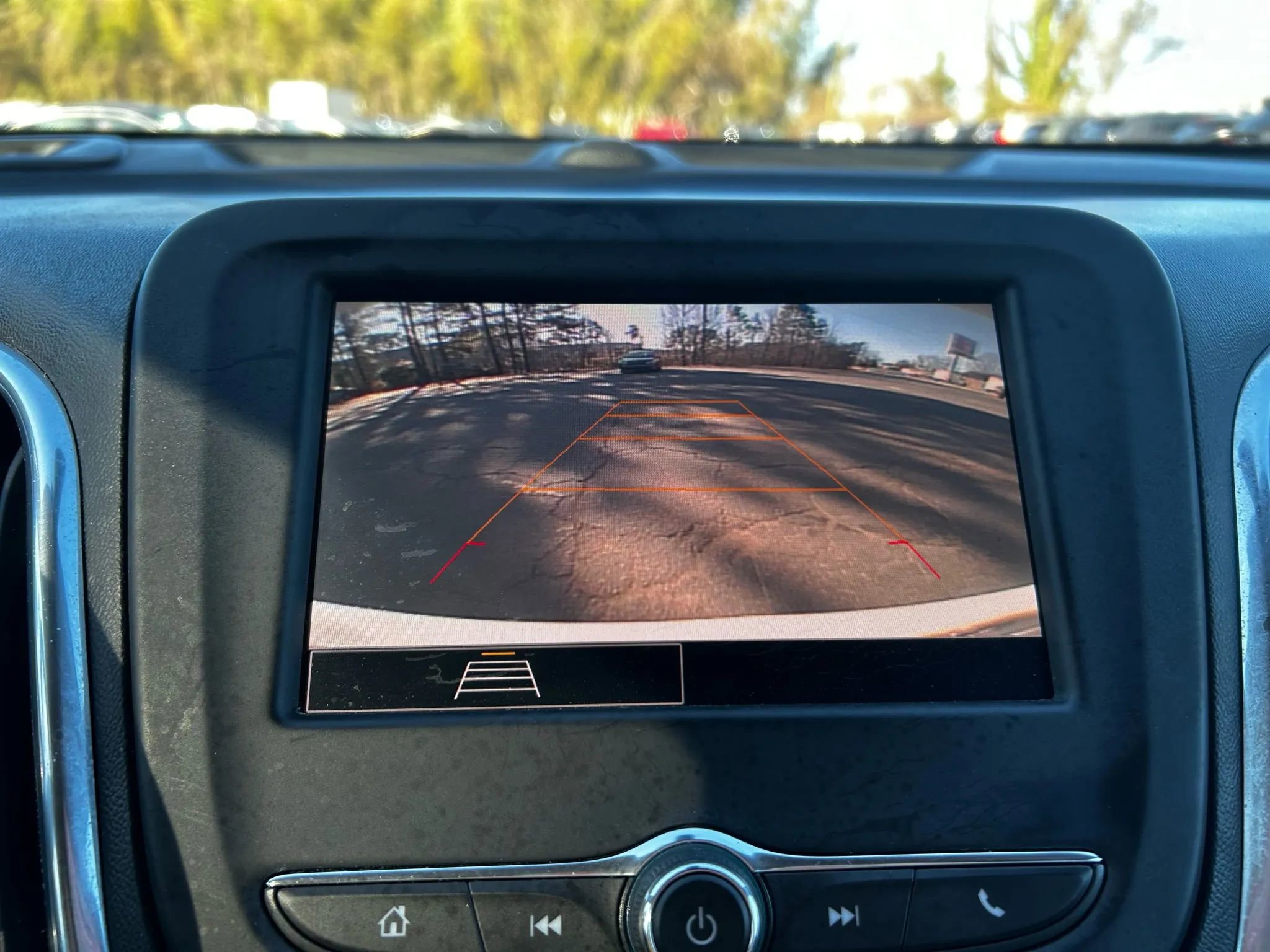 Used 2022 Chevrolet Equinox LT w/ Driver Convenience Package image 13