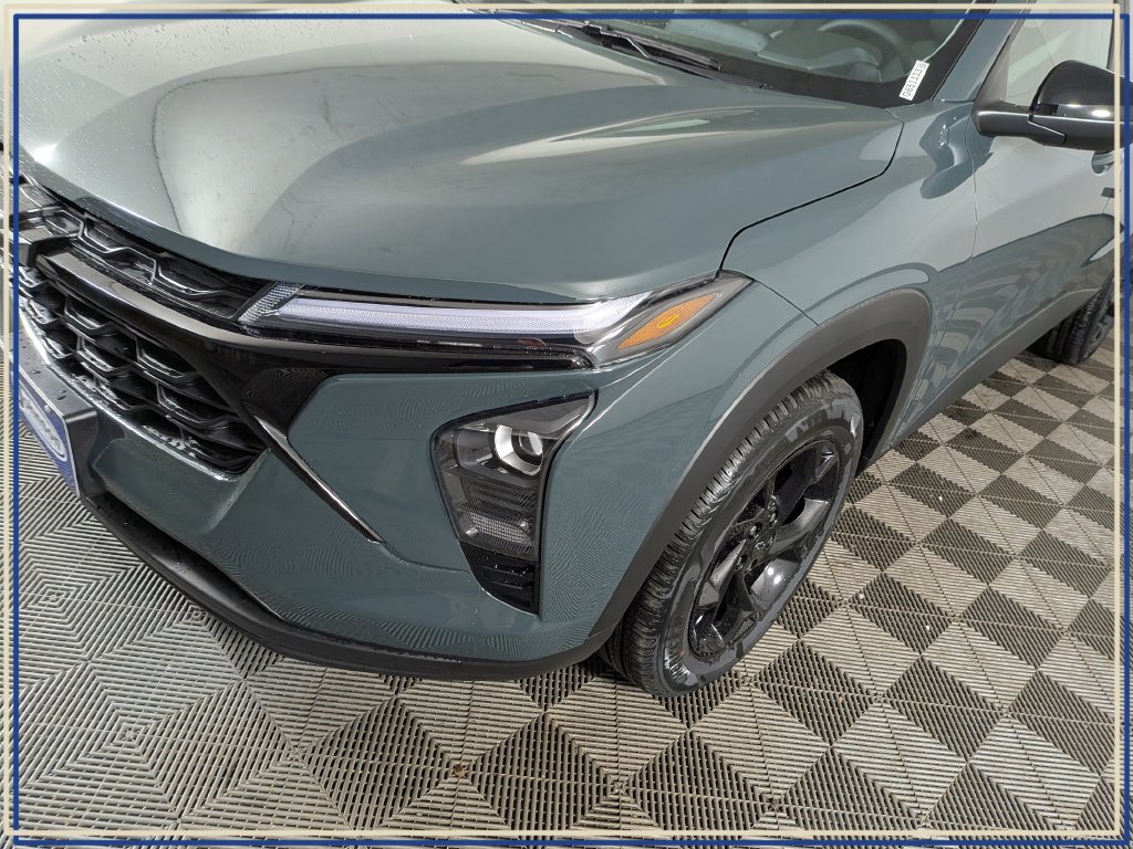 New 2026 Chevrolet Trax LT w/ Driver Confidence Package FWD image 11