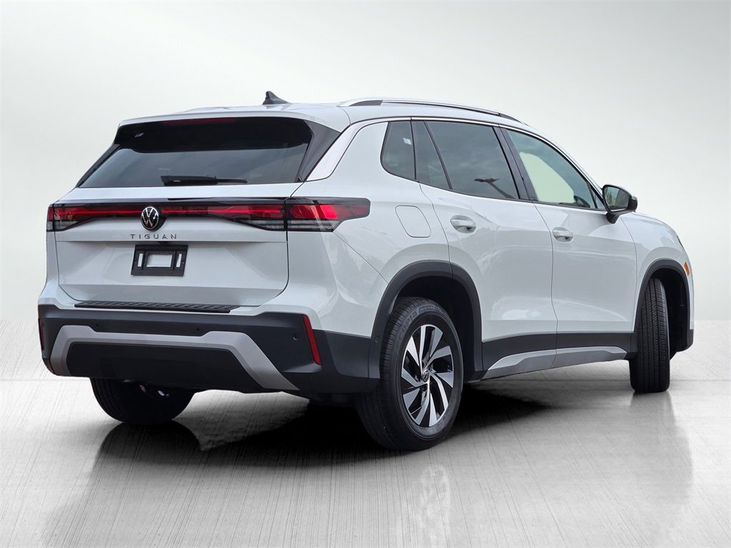 Used 2025 Volkswagen Tiguan S image 4