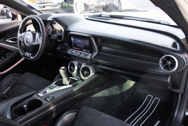 Used 2020 Chevrolet Camaro SS image 33