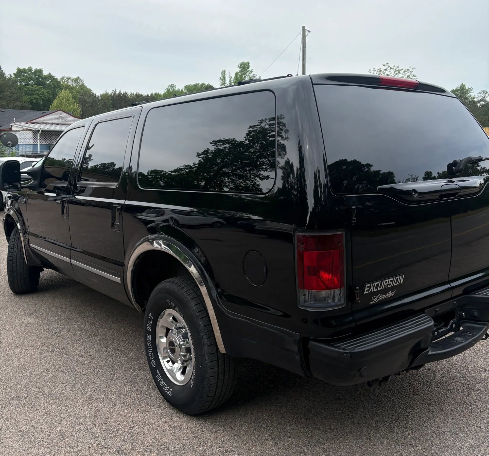 Used 2004 Ford Excursion Limited AWD/4WD image 4