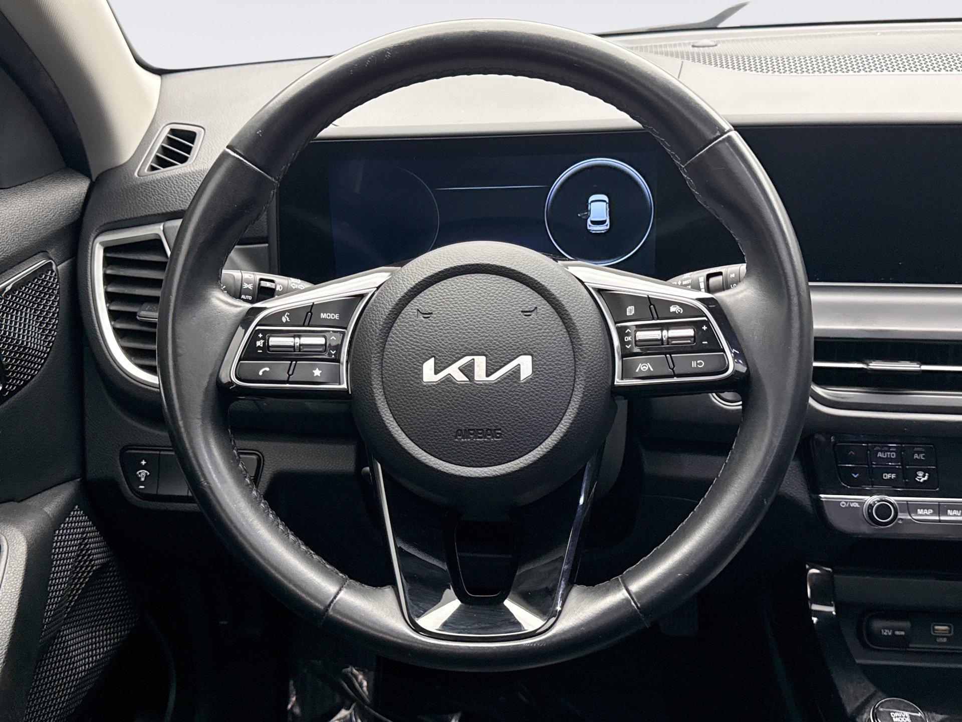 Used 2024 Kia Seltos EX AWD/4WD image 12