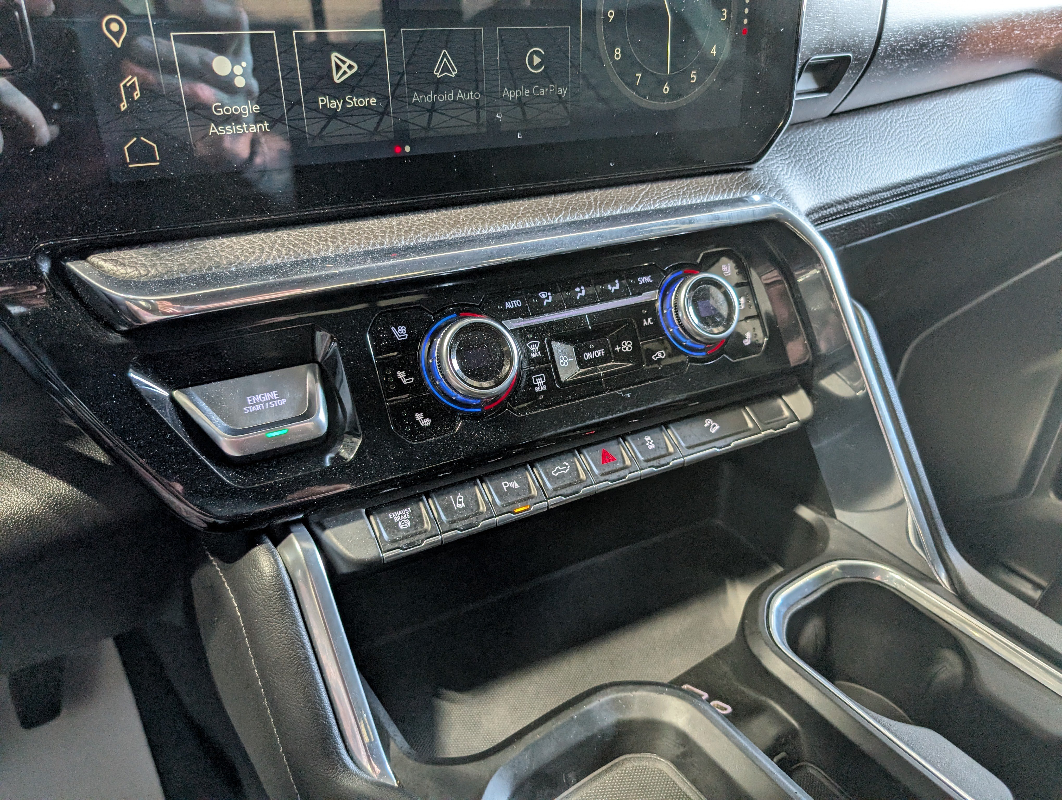 Used 2024 GMC Sierra 2500 Denali w/ Technology Package AWD/4WD image 27